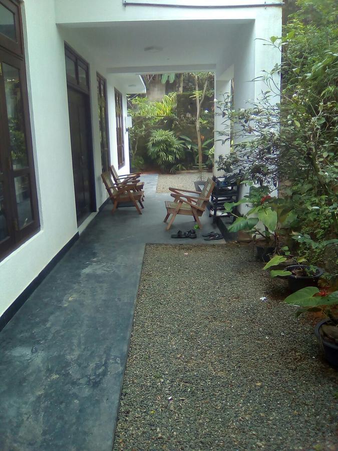 Villa Dineth Unawatuna Exterior photo